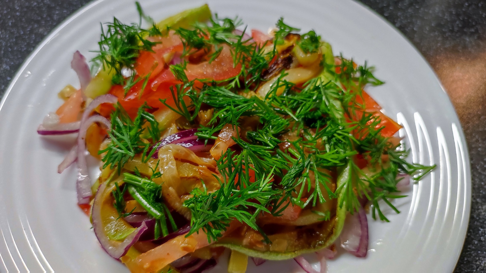 Теплый салат из кабачков и томатов, такой салат вы точно не готовили смотреть онлайн