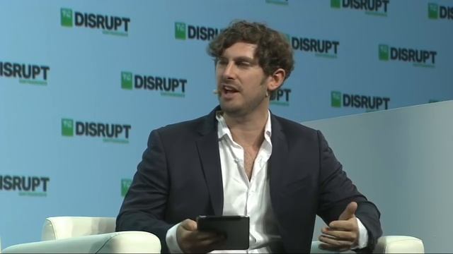 Moonshot Philanthropy with Priscilla Chan (Chan Zuckerberg Initiative) | Disrupt SF 2018 смотреть онлайн