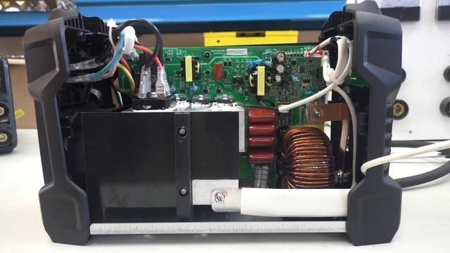 Обзор сварочных инверторов ESAB Handy Arc смотреть онлайн