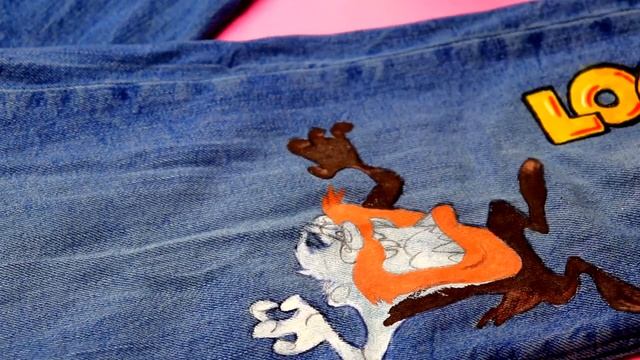 LOONEY TUNES Inspired Handpainted Jeans and Pockets + Tips and Tricks for Painting Jeans:) смотреть онлайн