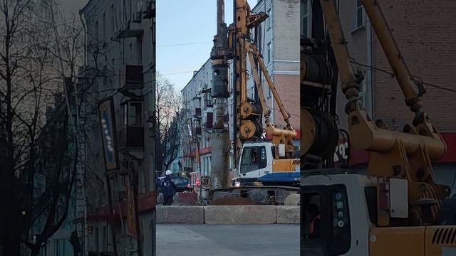 В самом центре Люберец - работает Буровая установка BAUER BG 25 C. Жуть... 07.04.2023 смотреть онлайн