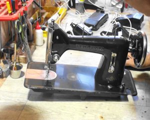 Швейная машина _ТЕКСТИМА_  ГДР  50-60- года выпуска......mp4