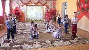 Парный танец _Солнечная полечка_ в детском саду (6 гр. 4-5 лет).mp4