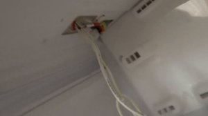 Снять льдогенератор с холодильника Самсунг.