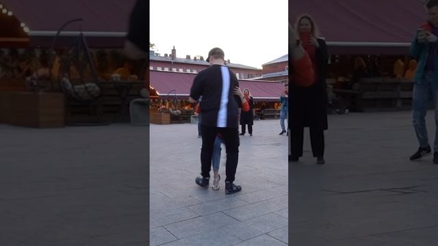Танго нуэво. Павел Собирай и Виктория Тестова. #tango #neotango #tangonuevo #dance #streettango смотреть онлайн