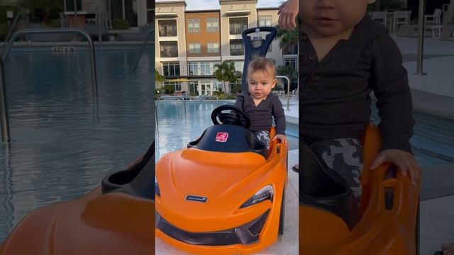 Отличная игрушка и для детей и для родителей)удобная замена коляски для прогулки#baby #1yearoldbaby смотреть онлайн