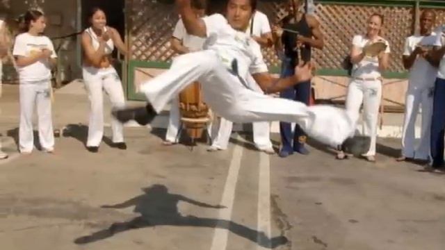Pedro J. Escobar - Zom, Zom, Zom Capoeira (2) смотреть онлайн
