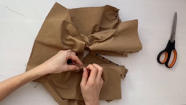 Как сшить нарядное детское платье из тёплого хлопка с воротничком и пуговицами. (Рукав-фонарик) смотреть онлайн