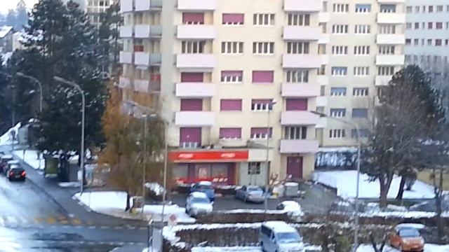 Appart chambre vue sur route de la gruyere смотреть онлайн