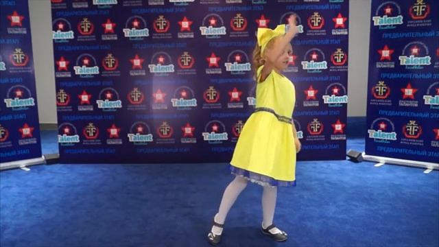 Митина Полина 5 лет - песня "Я влюбилась в крокодила" смотреть онлайн