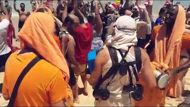 Last Christmas I gave you my heart - Wham! (music video) смотреть онлайн