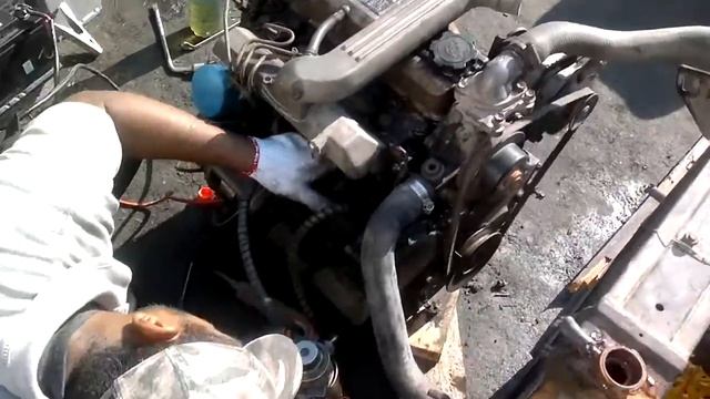 Old Toyota engine started on the ground with bro in shj смотреть онлайн