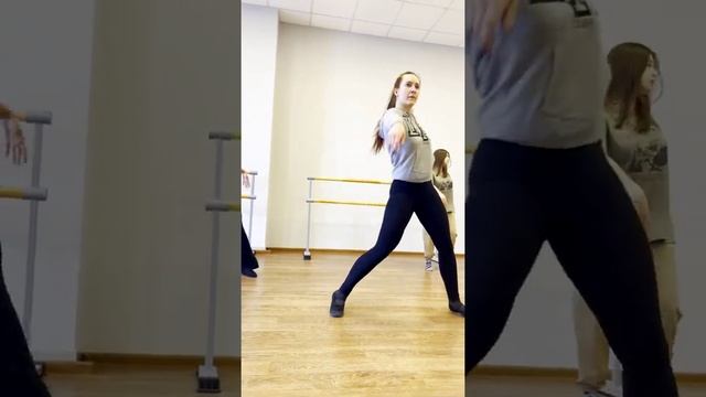 ТАНЦЫ ДЛЯ НАЧИНАЮЩИХ В САМАРЕ / HIGH HEELS смотреть онлайн