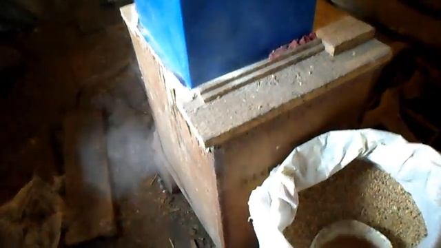 Помол пшеницы с помощью зернодробилки на фураж смотреть онлайн