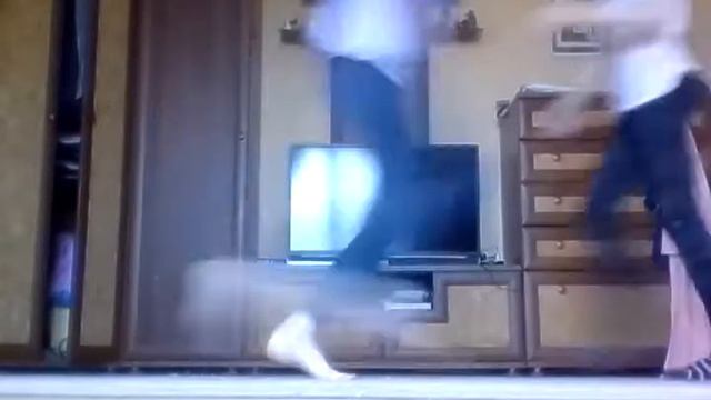 Танец под песню Артема Кей Кис Кис Мяу Мяу смотреть онлайн