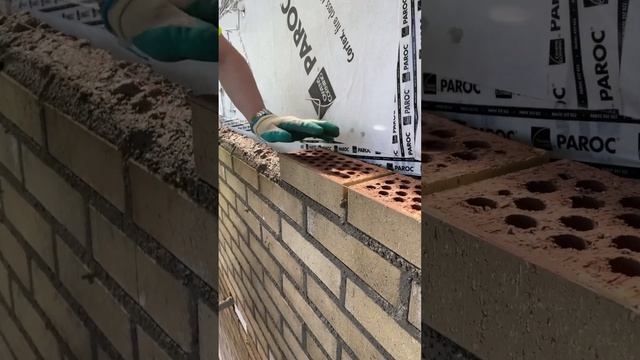 Кладка под штукатуркой. #bricklayer #construction #europe #work #дом #кладка #раствор #кирпичи
