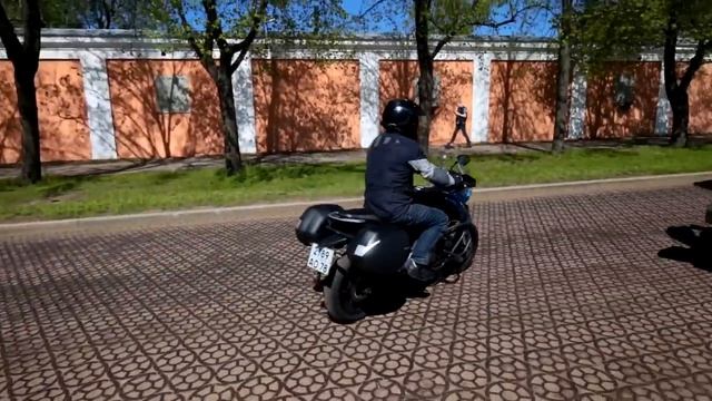 CFMOTO LIVE: мотоблогер XRONIKA ZLOBYCHA на CFMOTO 650 MT смотреть онлайн