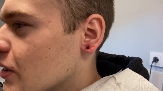 Дейс (Daith) пирсинг, пошел не по плану!! Как я стал пирсером? смотреть онлайн