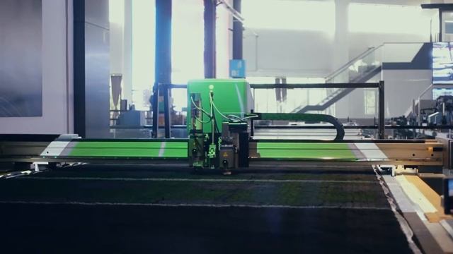 Резка автоковриков на плоттере Ruizhou RZCRT5-2516EF смотреть онлайн