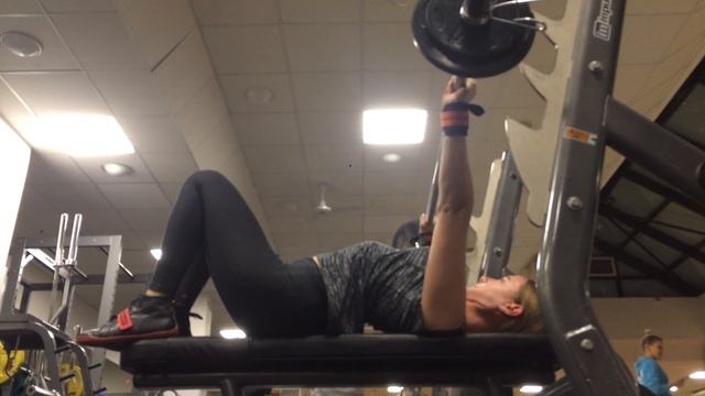 2018.12.10 Мц10Д3 Жим штанги лёжа, ноги на лавке 35*5 смотреть онлайн