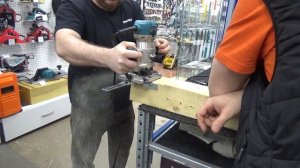 Кромочный фрезер Makita RT0700CX2