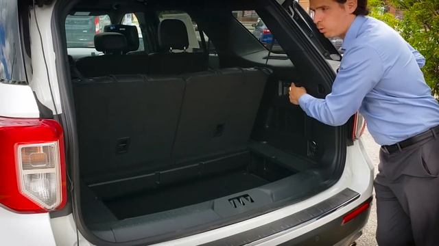 How to fold the rear seats in the 2020 Ford Explorer Limited | Ford Explorer SUV смотреть онлайн