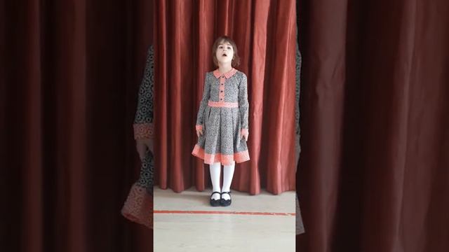 "Старый добрый клавесин" муз. И. Гайдн, сл. П. Синявского исполняет Пшеничникова Алиса, 6 лет смотреть онлайн