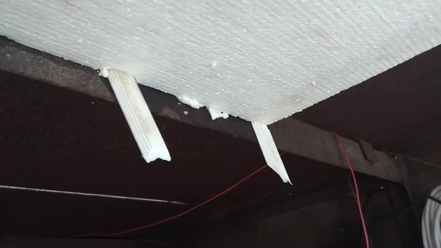 Утепление металлического железного гаража пенопластом.