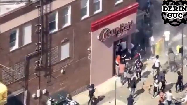 Amerika' da Son Durum - Market Yağmalamaları - Yanan Polis Departmanı смотреть онлайн