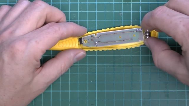 Auban Craptacular Voltage Tester смотреть онлайн