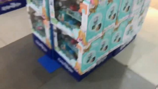 Подарок младшему брату Полины.) В конце примерка одежды) смотреть онлайн