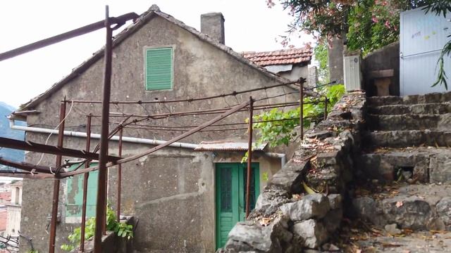 KOTOR, Montenegro ?? - Old Town and Castle Hike - 4K 60fps (UHD) смотреть онлайн