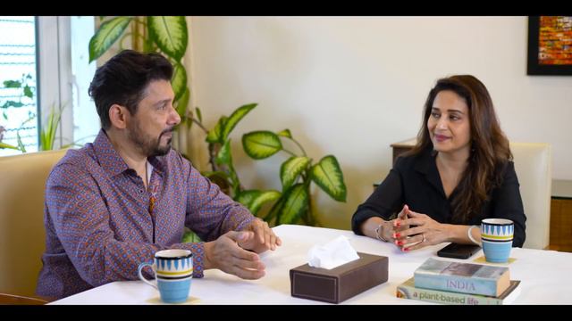 Madhuri Dixit on her son leaving for college ft. Dr. Nene | Madhuri Dixit Nene смотреть онлайн