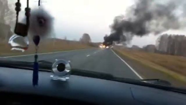 Пожар на дороге Ленинск-Кузнецкий- Новосбирск смотреть онлайн