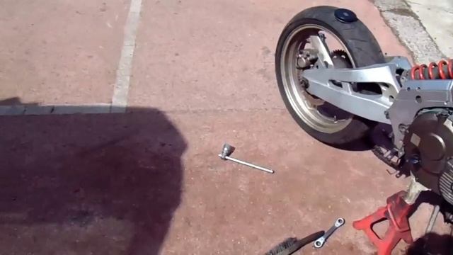 CBR400RR NC23 FRONT END & SWINGARM LUBE смотреть онлайн