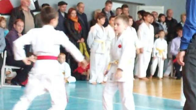 Карате-до .Бой за 1 место в кумитэ (8-9лет) в Кубке Донецкой области по традиционному каратэ. смотреть онлайн