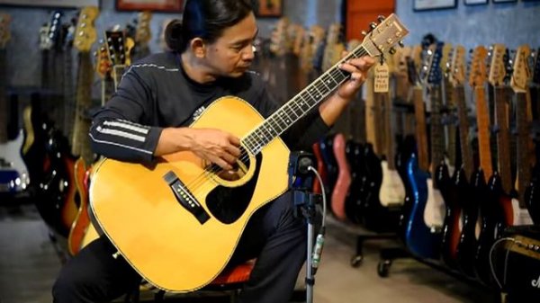 YAMAHA FG 300D by Surin Vintage