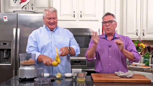 The Easiest (and Most Delicious) Homemade Hummus!