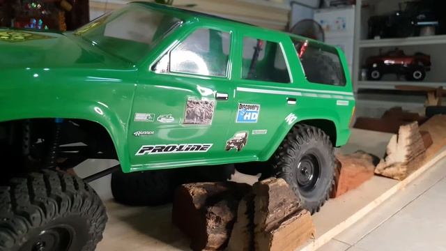 Toyota 4 Runner 4x4 test on track challenge by RC Cars Hobby смотреть онлайн