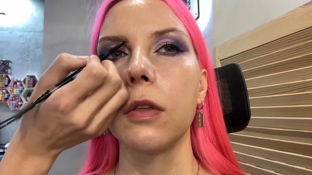 СНИМАТЬ СЕБЯ НА УРОКЕ МАКИЯЖА ЗАПРЕЩЕНО! / Обзор салона красоты в Москве