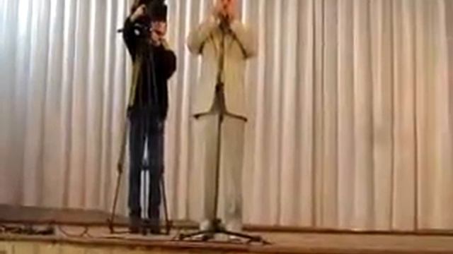 Это чудо! На цветочном листке Владимир Зиеров играет вальс смотреть онлайн