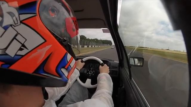 castle combe VAG Track Day: Mk3 polo смотреть онлайн