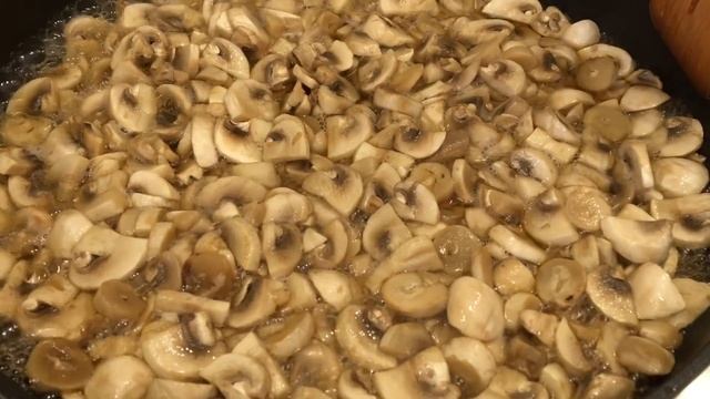 Как Пожарить Шампиньоны для Салатов, Пирожков и Блинчиков. Быстро, Просто и Вкусно! смотреть онлайн
