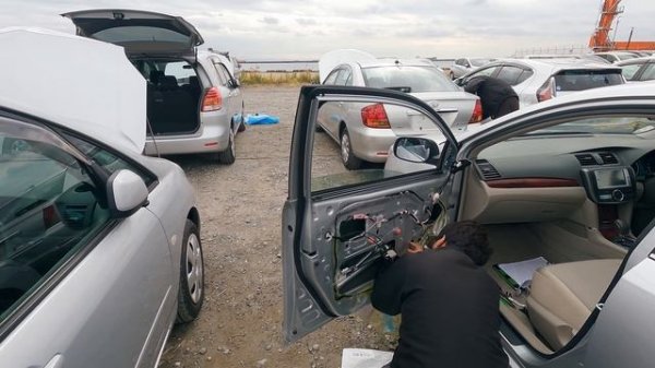 КАК РАБОТАЮТ ЯПОНЦЫ Один день в порту Иокогамы с сотрудниками компанией Autocom Japan.mp4