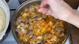 Этот способ приготовления Гречки со свининой на сковородке оценят все, вкусная греча с нежным мясом