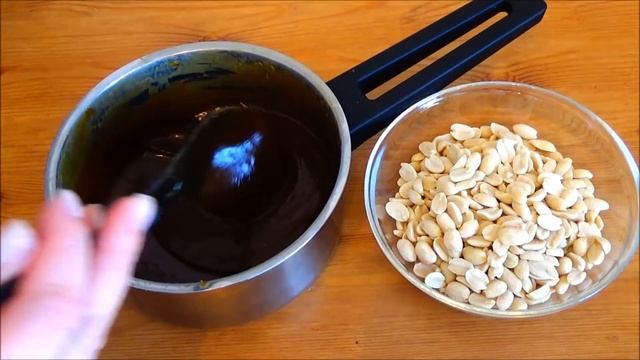 Как приготовить ШОКОЛАДНЫЕ КАПКЕЙКИ С СОЛЕНОЙ КАРАМЕЛЬЮ смотреть онлайн