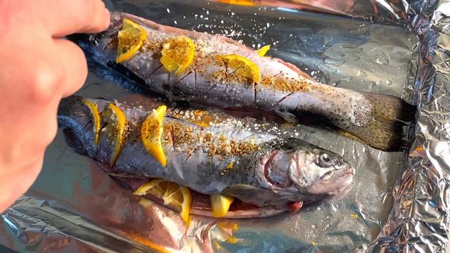 Würzige zarte Forelle - zergeht auf der Zunge 2 Rezepte in der Pfanne und im Ofen смотреть онлайн