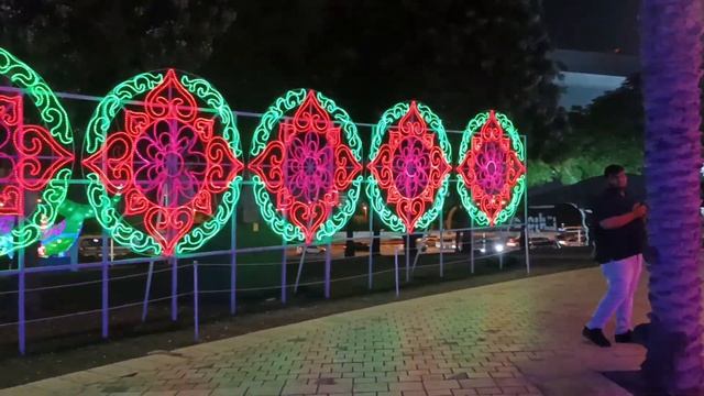 Dubai Garden Glow смотреть онлайн