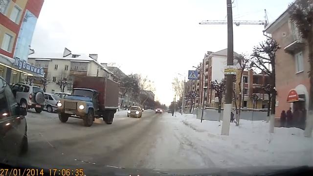 Олень за рулем (задний ход) смотреть онлайн