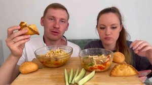 МУКБАНГ ДОМАШНИЙ ЛАГМАН ТРЕУГОЛЬНИКИ MUKBANG HOME LAGMAN TRIANGLES